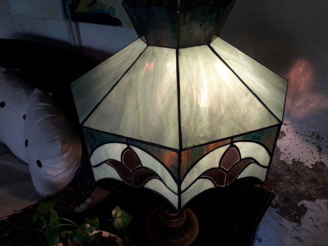 Large Stained Glass Lamp in Indoor Lighting & Fans in Bridgewater - Image 2