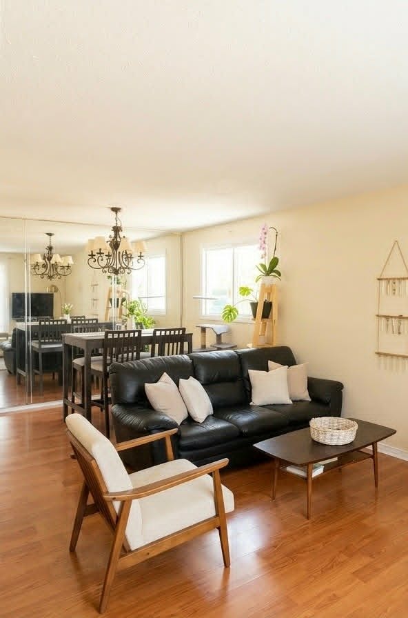 5-bedroom house in Merivale near Algonquin / Carleton U Oct 2026 3