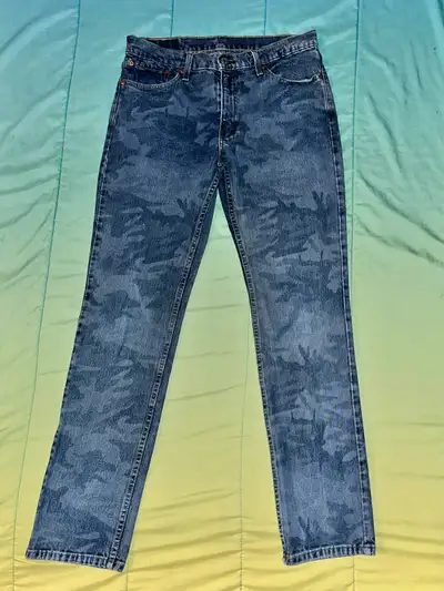 Levi’s slim fit jeans size 33x32 camo print , View more