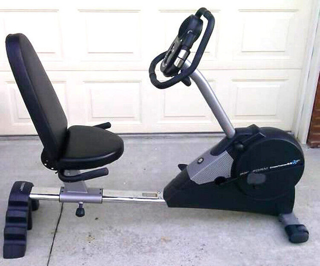 EXERCISE BIKE RECUMBENT FREESPIRIT CROSSTRAINER 55 FOR SALE !!! in Exercise Equipment in Oshawa / Durham Region - Image 4