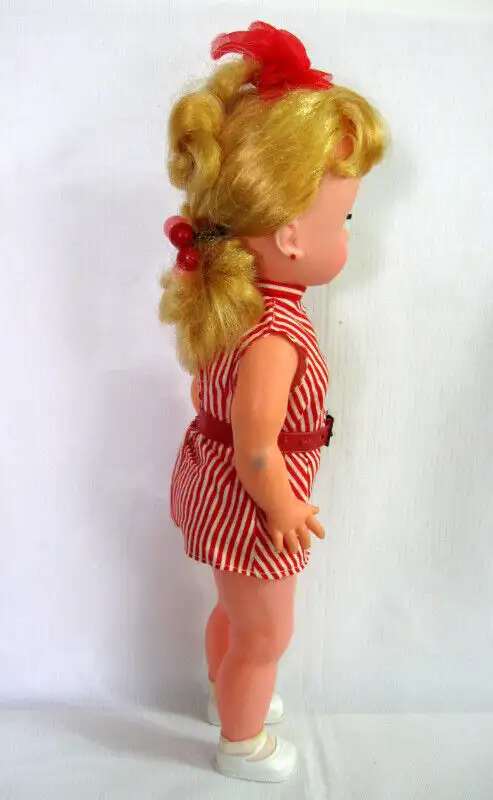 POUPEE 16 POUCES  VINTAGE HONG-KONG c.1970 16INCH DOLL in Arts & Collectibles in West Island - Image 4