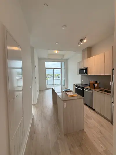 MILTON Modern 1 Bedroom + Den Condo for Rent | Prime Location