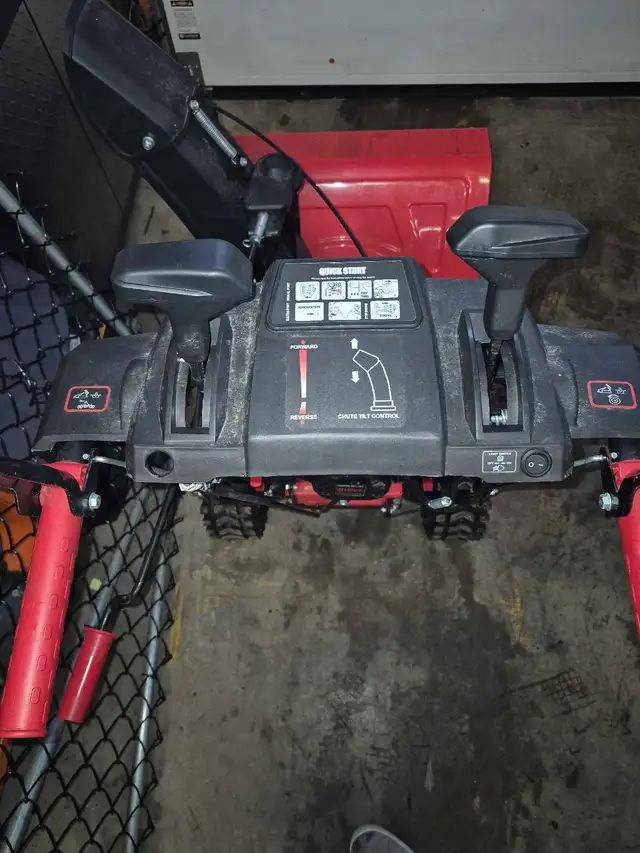 souffleuse  in Lawnmowers & Leaf Blowers in Lévis - Image 4