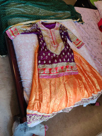 Gorgeous Pakistani/Indian mehendi bridal outfit dress