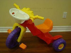 Step 2 Easel Pink & Dora The Explorer Big Wheel Trike in Toys & Games in Oshawa / Durham Region - Image 2
