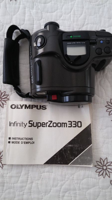 Olympus Infinity Super Zoom 330 Camera dans Appareils photo et caméras  à Laval/Rive Nord