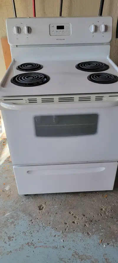 FRIGIDER STOVE IN GREAT CONDITION-EVERY USED, View more