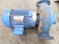 Pompe avec moteur 3-Phase (575V / 2HP)