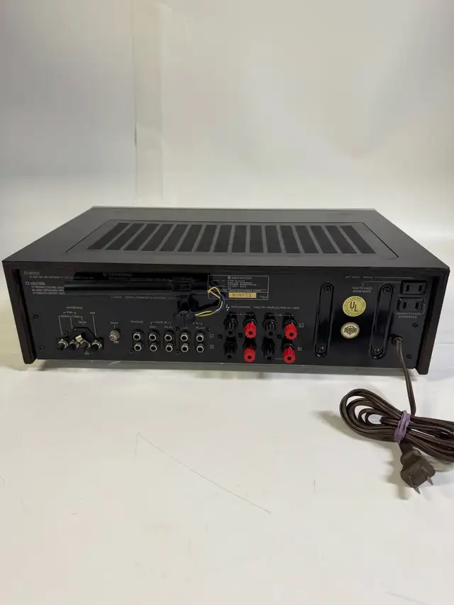 Vintage Kenwood KR-4010 AM/FM Stereo Receiver Wooden Case  in Stereo Systems & Home Theatre in City of Toronto - Image 7