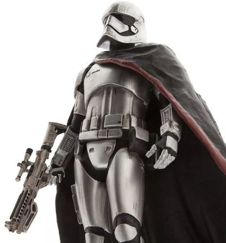 Star Wars - Captain Phasma Figurine - Numbered in Arts & Collectibles in Burnaby/New Westminster - Image 3