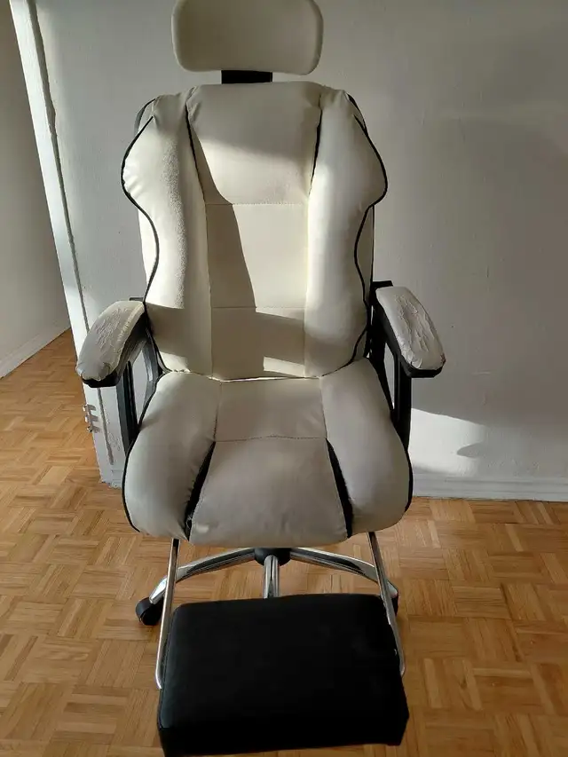 Gaming chair in Other in City of Toronto - Image 3