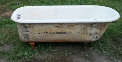 Baignoire sur pattes à rénover, View more