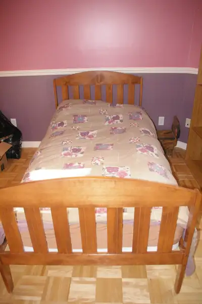 Set de chambre en bois massif, lit simple, View more