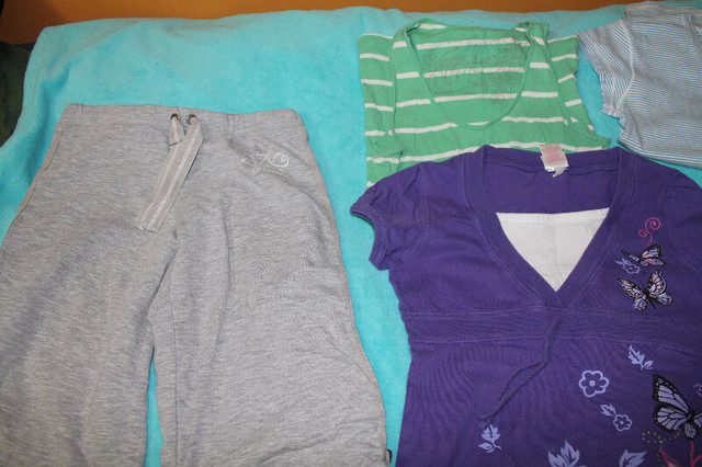 active wear women's small or girls 14 in Women's - Other in Oshawa / Durham Region - Image 3