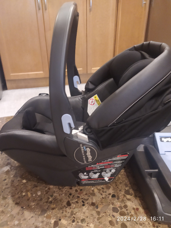 Car seat peg perego primo viaggio 4-35 in Strollers, Carriers & Car Seats in Oakville / Halton Region - Image 3