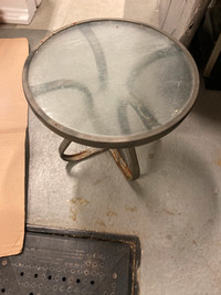 Table basse a cafe ronde exterieure verre et metal