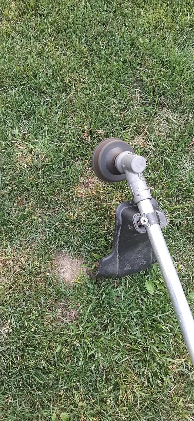 Homelite trimmer easyreach in Lawnmowers & Leaf Blowers in Oakville / Halton Region - Image 4