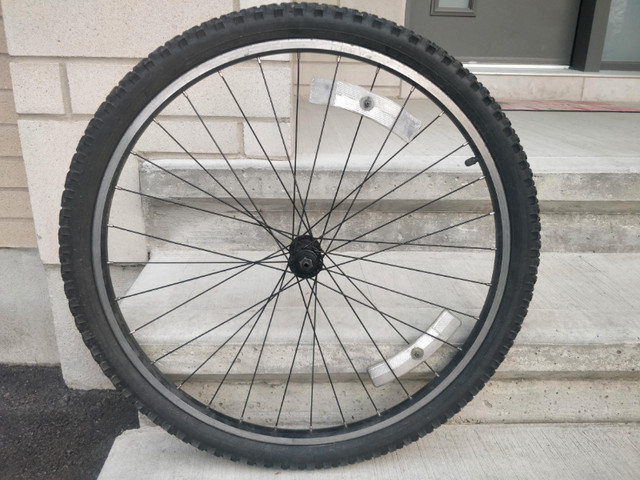 "Specialized" front wheel 26x2.1 in Frames & Parts in Ottawa
