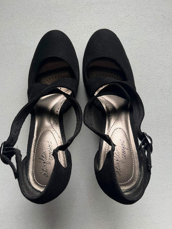 Black shoes (medium high heel) dans Autre  à Ville de Montréal