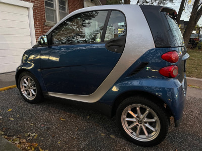 2010 Smart Fortwo, Passion. Panoramic roof. 1-Litre gas saver!