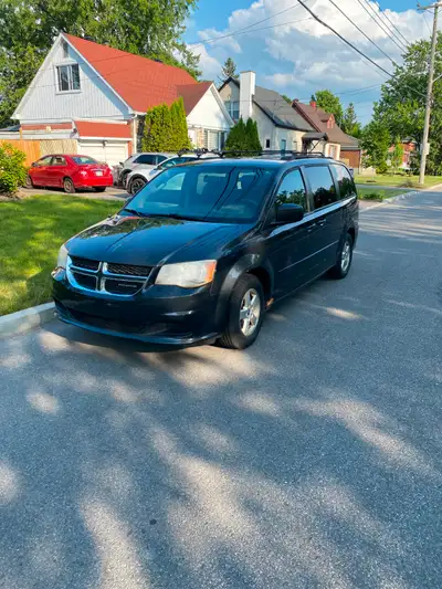 Dodge Grand Caravan 2012 194257 km Seulement 1 propriétaire Mécanique fonctionne très bien Sièges 2e...