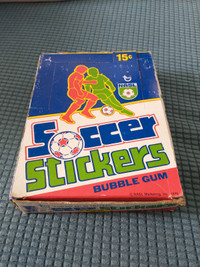 1979 box of 36 packages, NASL soccer cards/stickers