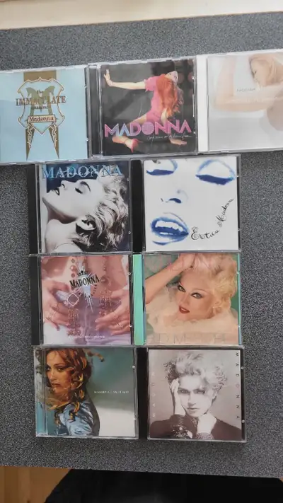 CD Something to Remember 3$ CD Madonna 3$ CD Like a prayer 3$ CD Erotica 3$ CD True Blue 3$ CD Confe...
