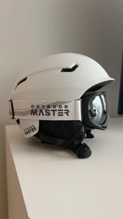 Casque et lunettes de ski OutdoorMaster, View more