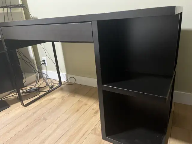 Ikea desk in Desks in Edmonton - Image 5