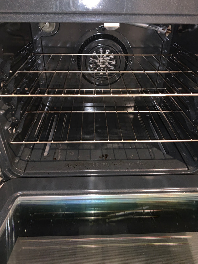 Bosch Gas Range with electric oven control in Stoves, Ovens & Ranges in Markham / York Region - Image 3