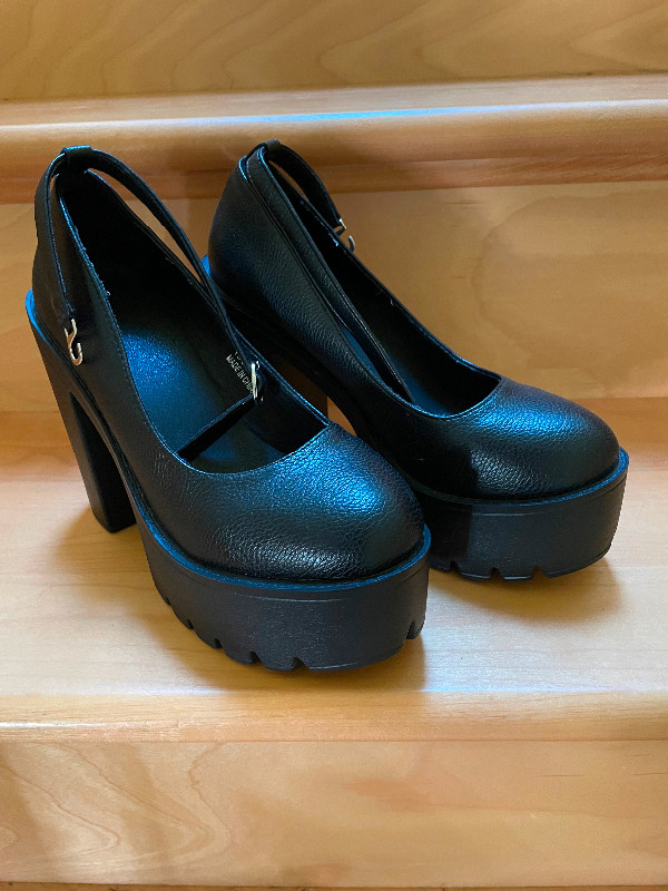 Dress Shoes size 38 in Women's - Shoes in Dartmouth