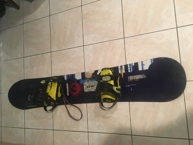 Salomon 550 156cm Snowboard with adjustable Drake bindings