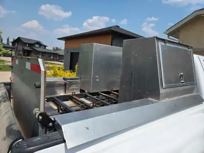 Customized Ace 6ft 6" welding skid .Options include Cargo bed roller, dual O2 cylinder racks with 4f...