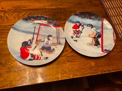 Collectable hockey plates. Never been used, View more