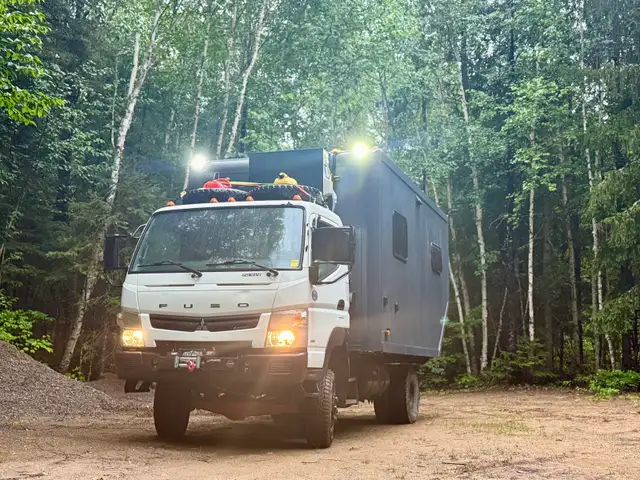 Fuso Canter Mitsubishi FG 4x4 Camper