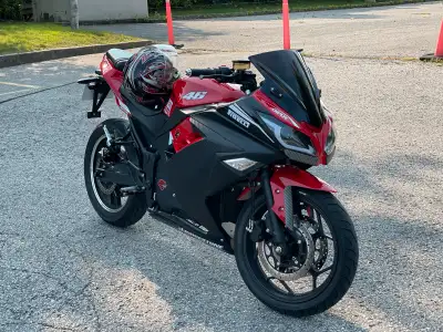 Very good ebike 3k kilometer no maintenance needed was dropped but cover up w wrap on the right side...