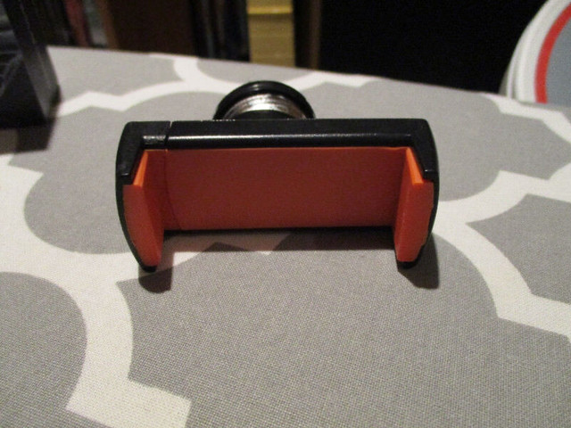 Brand New in a Box- never used Magnetic Car Phone Holder in Cell Phone Accessories in City of Toronto - Image 4