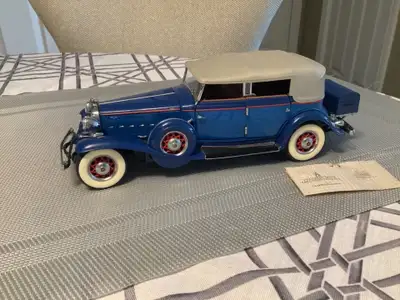 Franklin Mint 1932 Cadillac V16 1:24 Diecast Blue 9" LONG, View more