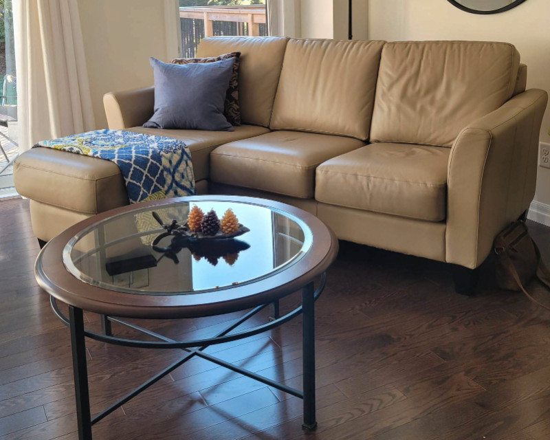 MOVING SALE ! New price. Need gone ASAP! Dining Tables & Sets