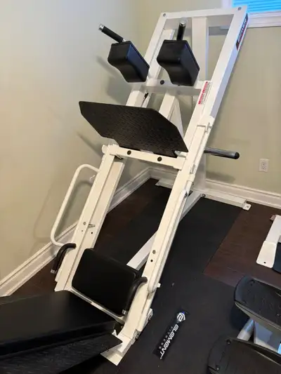 (Sale) Like-new Commercial Grade Gym Equipment, View more