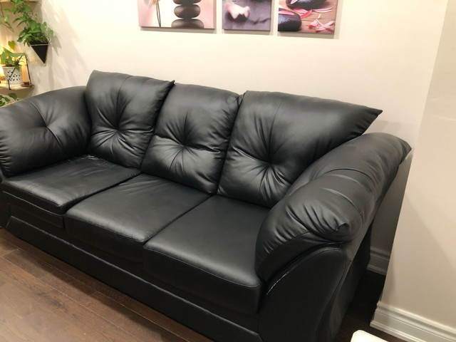 Used Three-Seater Couch in decent Condition - Great Deal in Couches & Futons in Mississauga / Peel Region - Image 2