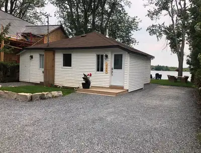 CARLETON PLACE (SEPT-JUNE) 2BED 1 BATH MISSISSIPPI LAKE RENTAL