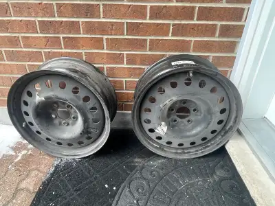 4 set steel rims wit sensors Bolt Pattern 5x120 Size 17x7 With TPMS Used for two seasons for snow ti...