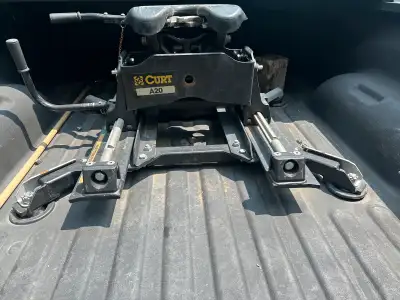 5th wheel curt hitch for dodge ram This is a curt 5th wheel hitch for dodge ram puck system . To com...