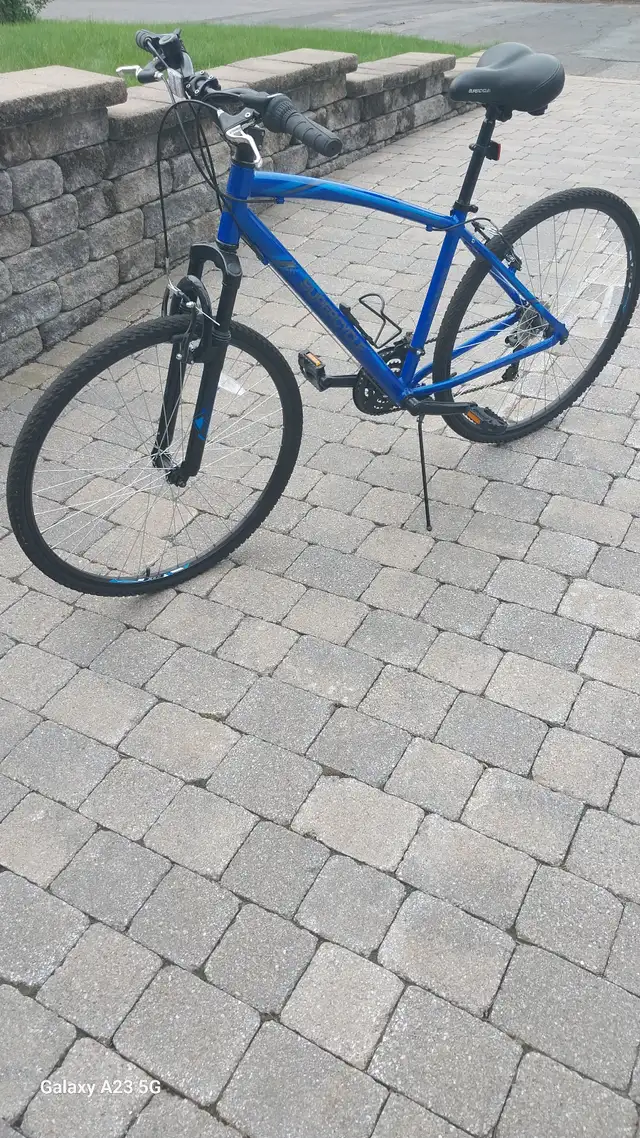Vélo hybride in Cruiser, Commuter & Hybrid in Longueuil / South Shore - Image 2