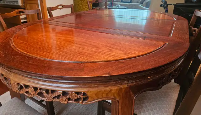 Rosewood Extending Dining Table in Dining Tables & Sets in Cape Breton - Image 3
