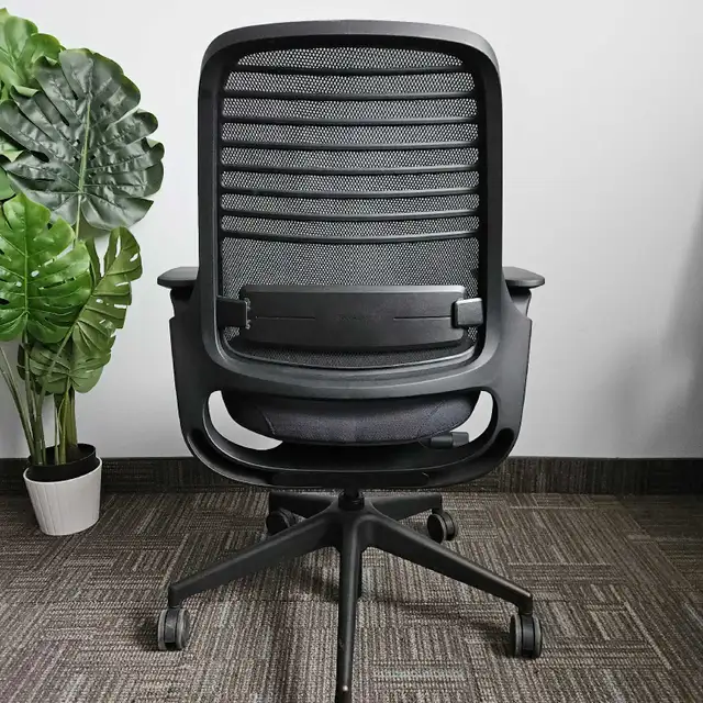 Steelcase series 1 ergonomic office chair FREE DELIVERY  in Chairs & Recliners in City of Toronto - Image 4
