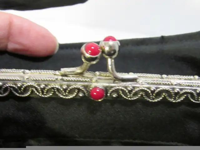 #111 Vintage Creed's Italy Little Black Evening Hand Bag/Purse in Women's - Bags & Wallets in Oshawa / Durham Region - Image 6