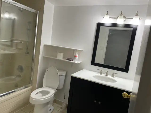 Chinatown center: A room to rent  in Room Rentals & Roommates in City of Toronto - Image 6