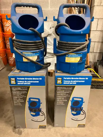 Power Fist - Portable Sand Blaster Use with air compressor to remove rust, paint, graffiti, corrosio...